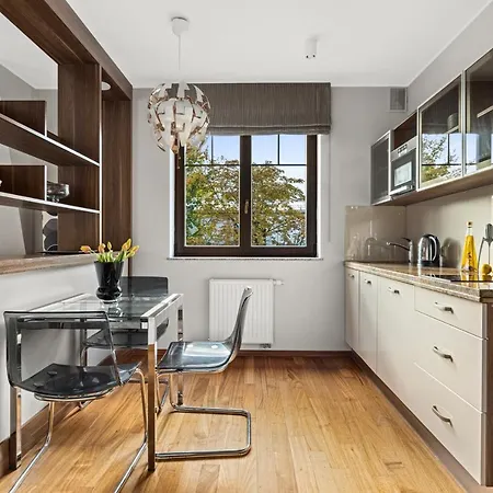 Sea Breeze By 300 M Do Plazy Апартаменти