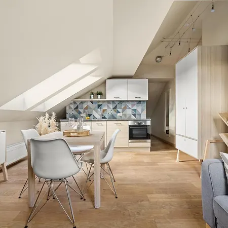 Sea Breeze By 300 M Do Plazy ソポト